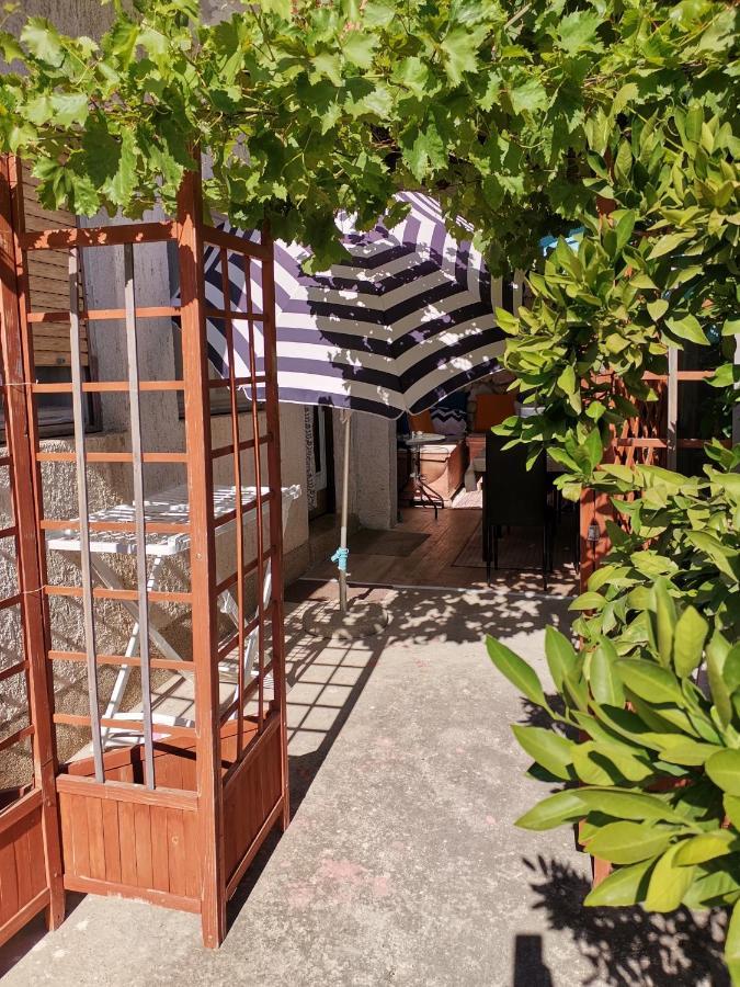 Isabele Apartment Бродарика Екстериор снимка